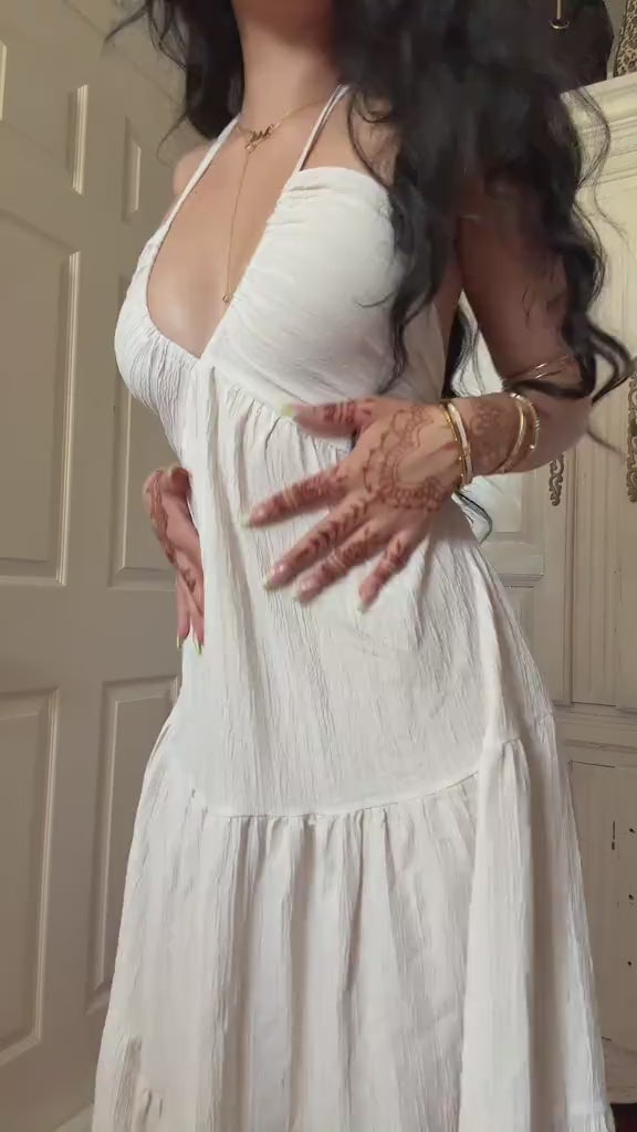 Ivory Drift – Halter Flow Maxi Dress